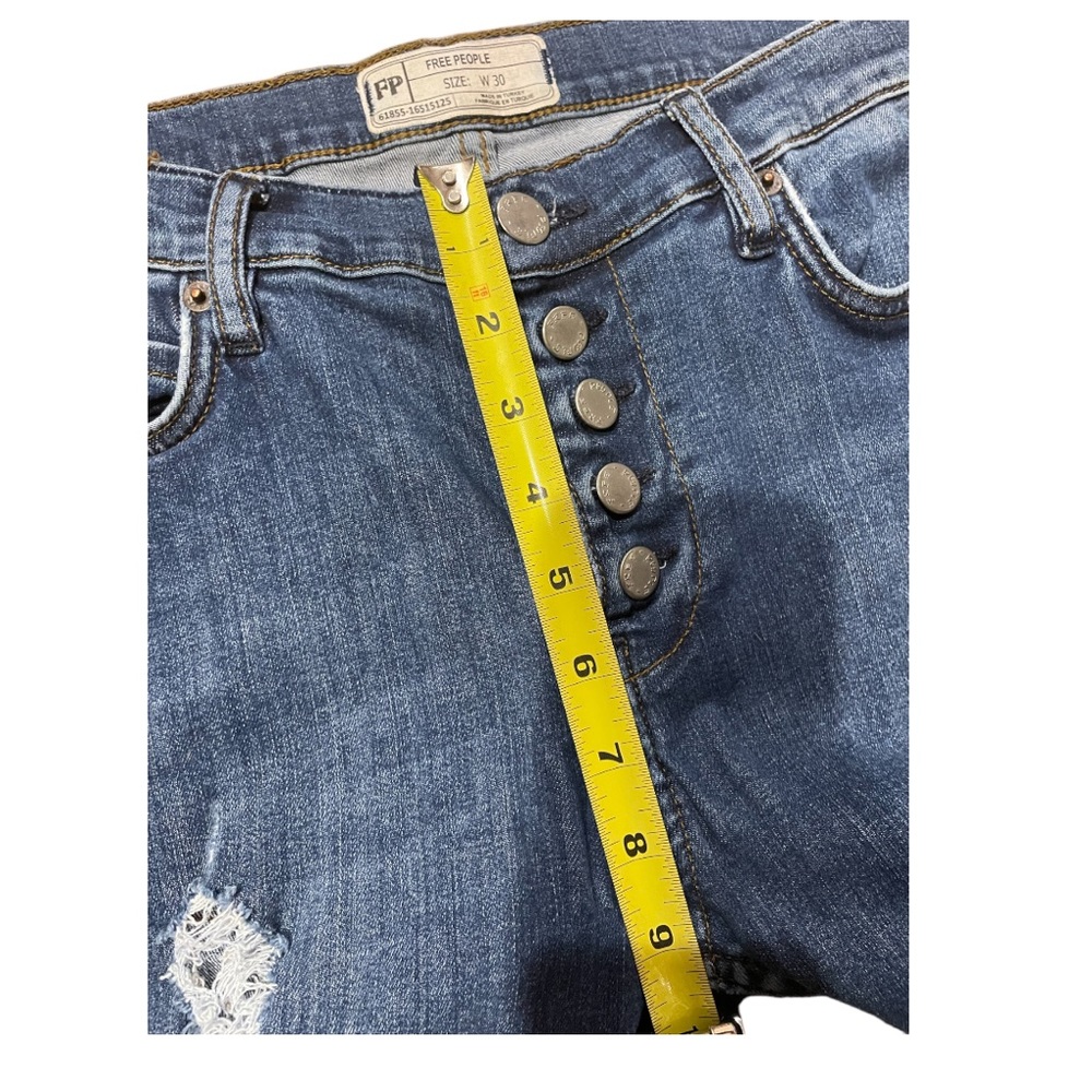 Free People Distressed High Rise 5 Button Fly Jeans Size 30 EUC - Picture 8 of 9